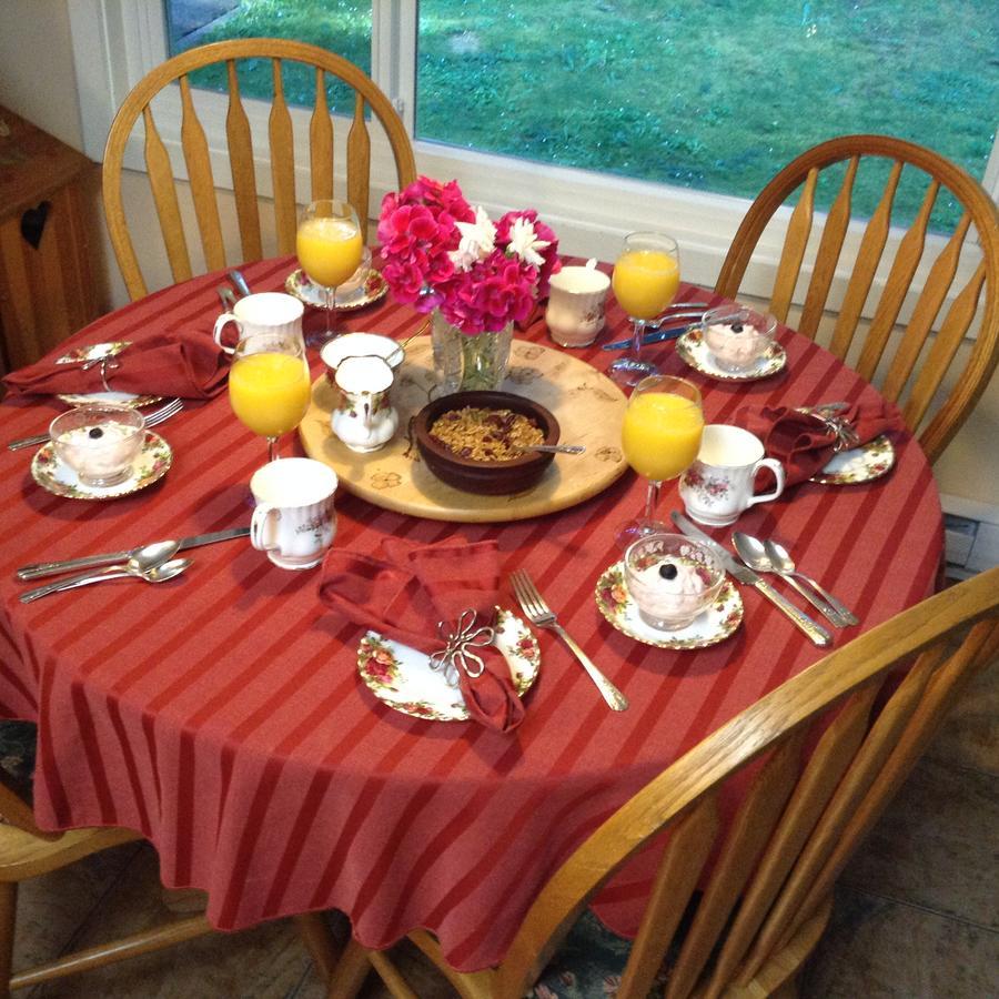 Tea Cozy Bed & Breakfast Qualicum Beach Exteriör bild