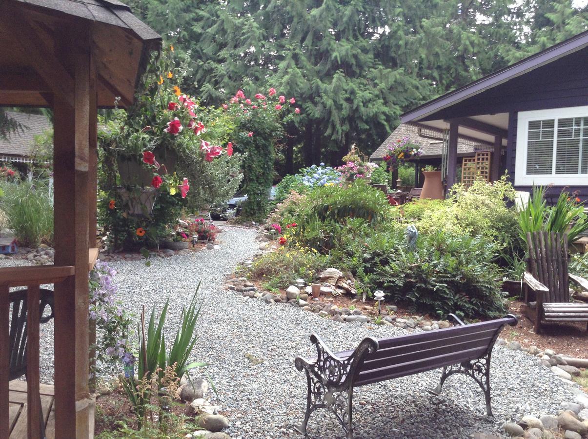 Tea Cozy Bed & Breakfast Qualicum Beach Exteriör bild