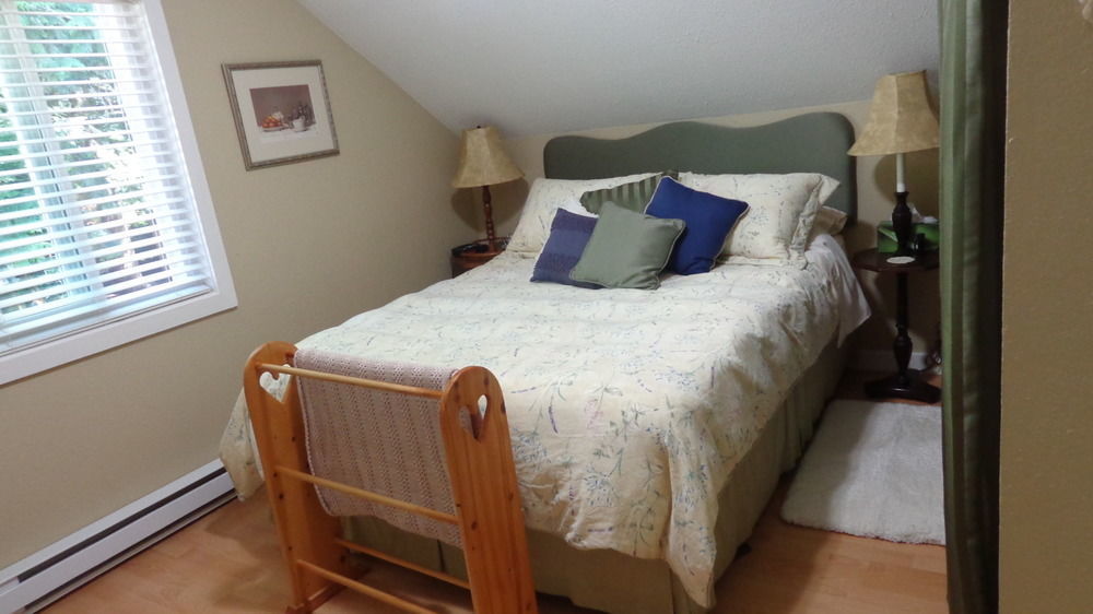 Tea Cozy Bed & Breakfast Qualicum Beach Exteriör bild