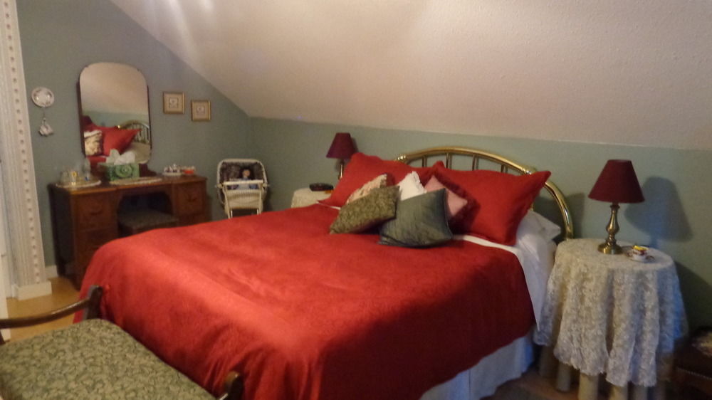 Tea Cozy Bed & Breakfast Qualicum Beach Exteriör bild