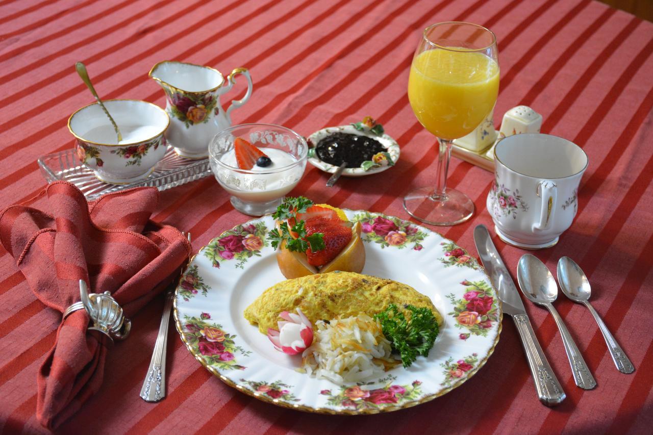 Tea Cozy Bed & Breakfast Qualicum Beach Exteriör bild